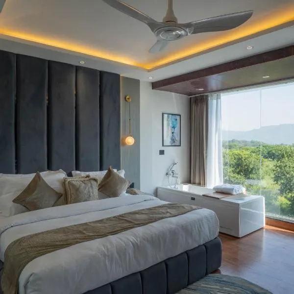 Riverside Bliss at Sukoon - Private Ganga Ghat & Aarti, Hotel in Haridwar