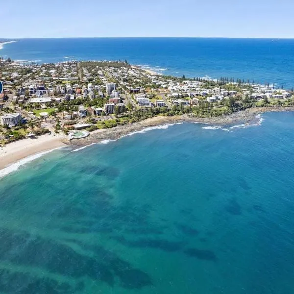 Luxury Beachside on Moreton, hotel in Caloundra