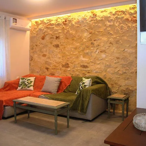 Filoxenia "Charming 2BR stone house with patio ", hotel in Chania Town