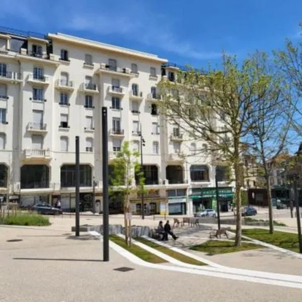 Studio Grand hôtel Châtel Guyon, hotel v destinaci Chatel-Guyon