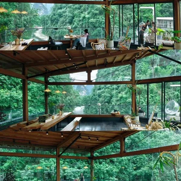 Yangshuo 1Q84 Tree Hotel, hotel v destinaci Jang-šuo