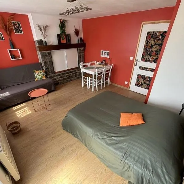 Chambre indépendante chez l habitant dans le Cotentin – hotel w mieście Portbail