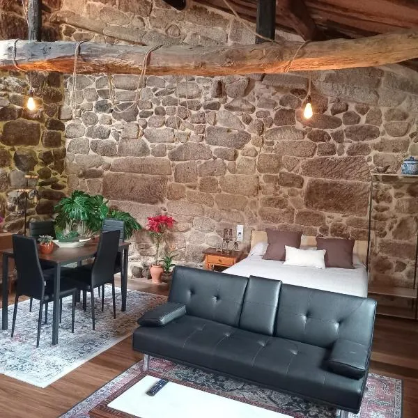 Loft Rústico en casa rural, hotel v destinaci Esgos