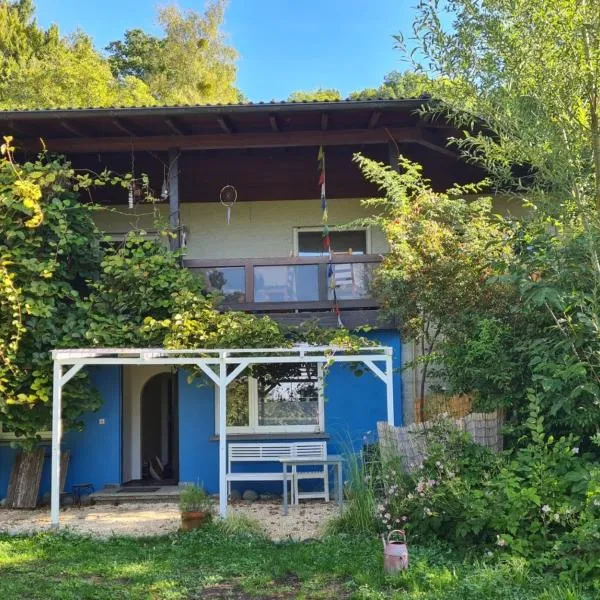 Kinder- und Hundeparadies mit großem eingezäunten Garten, hotel in Steißlingen