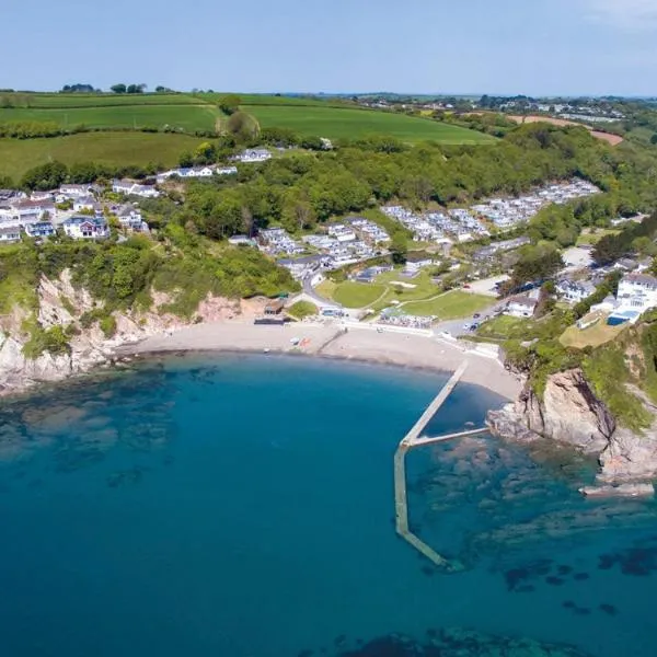 2 Bed Coastal Bungalow - Millendreath, Looe, hotel in Looe
