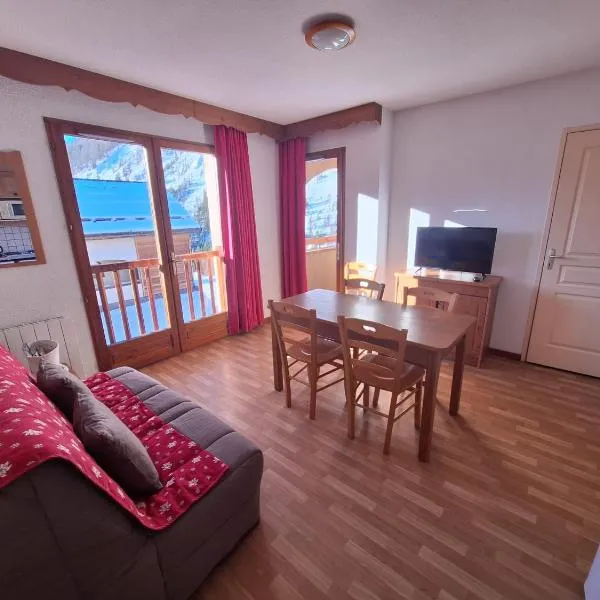 Appartement en plein coeur du Queyras - Les Granges d'Arvieux, Hotel in Arvieux