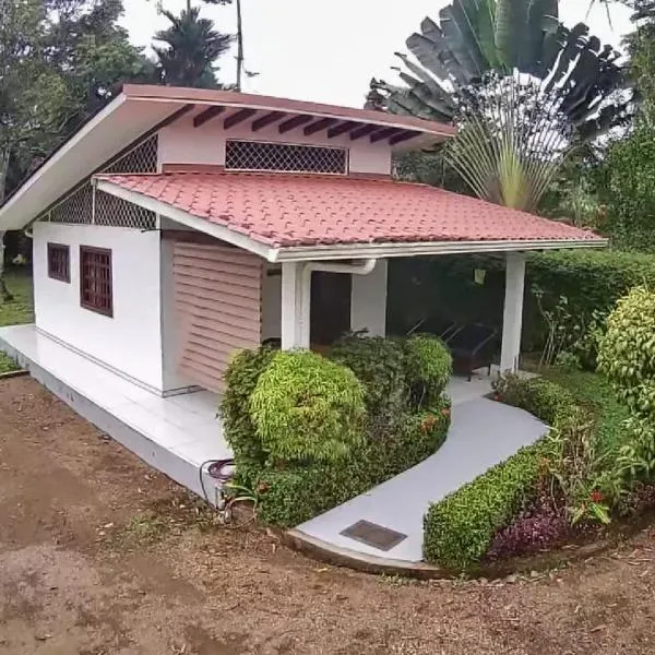 Casa Hibiscus, hotel v destinaci Ojochal