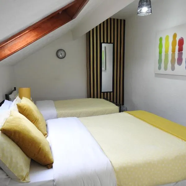 Be our Guest! Stylish-Free parking-Central location, ξενοδοχείο σε Headingley