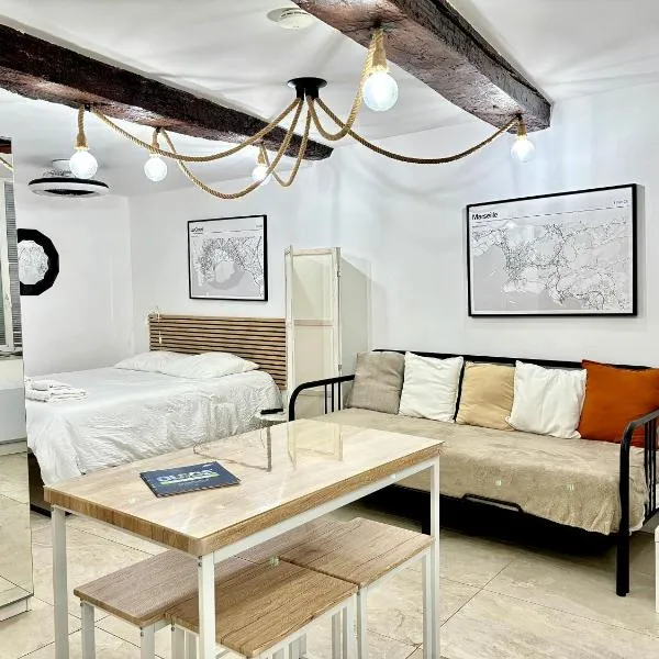 Studio 7b classé 3 étoiles climatisé à 2 mn du Port byLaConciergerie13, hôtel à La Ciotat