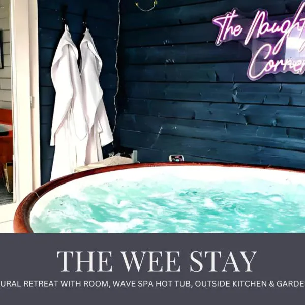 The Wee Stay - Lazy Spa with guest suite and outside Kitchen, hotel di Middleton Fossoway