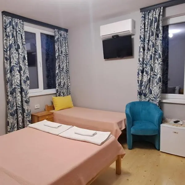Къща за гости Марчела и ресторант, hotel v destinaci Gara Lakatnik