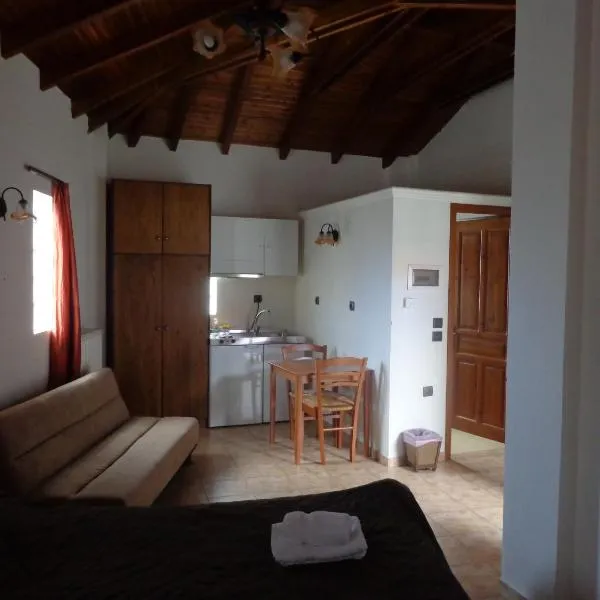 Alonaki Guesthouse, hotel v destinaci Plátanos