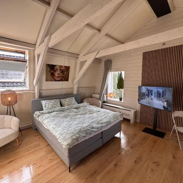 Stylisch Apartments Schanskerhof all with private kitchens - TV all Country - INDOOR SAUNA - NEXT TO THERMEN BAD NIEUWESCHANS, Hotel in Bad Neuschanz