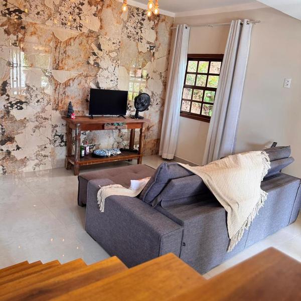 Casa Village Beach Premium - Piscina Privativa Iluminada - 350m da Praia de Taperapuã - Até 12 Hóspedes - 3 Quartos Climatizados sendo 2 Suítes e 1 Semi-Suíte - TV em Todos os Quartos - Garagem para até 3 Carros - Alexa Integrada - Rua da Arena Axé Moi - Foto 5