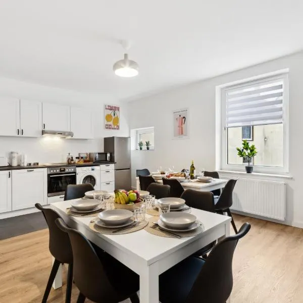 Modern-Netflix-Messe-Veltins Arena-Free Parking, hotel i Gelsenkirchen