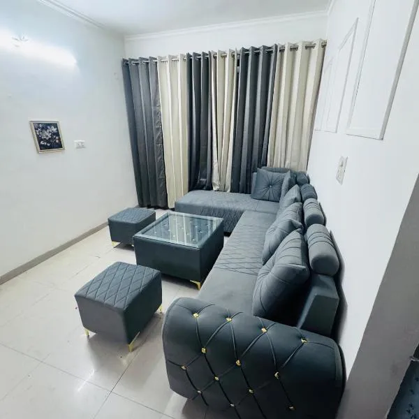 Homely stay, hotel in Kharar
