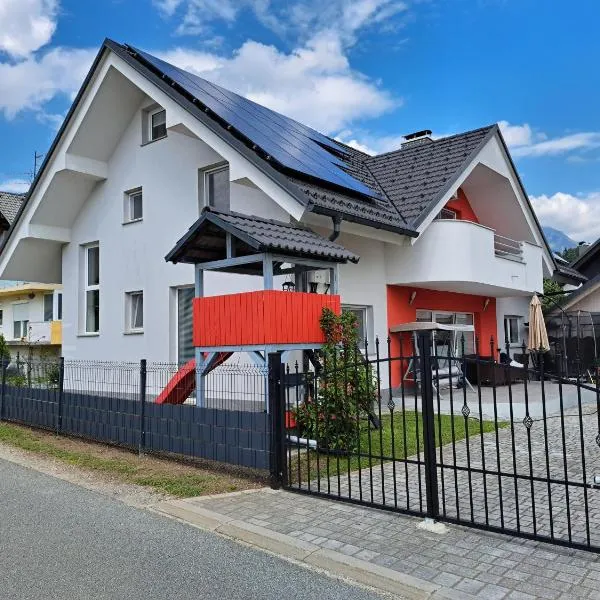 Comfortable 4 room 4 full Family, hotel din Tržič