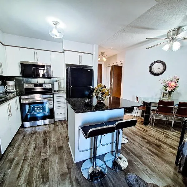 Modern 2BR 2Bath Condo with Pool, Parking , Near YYZ and FIFA, hotel di Mississauga