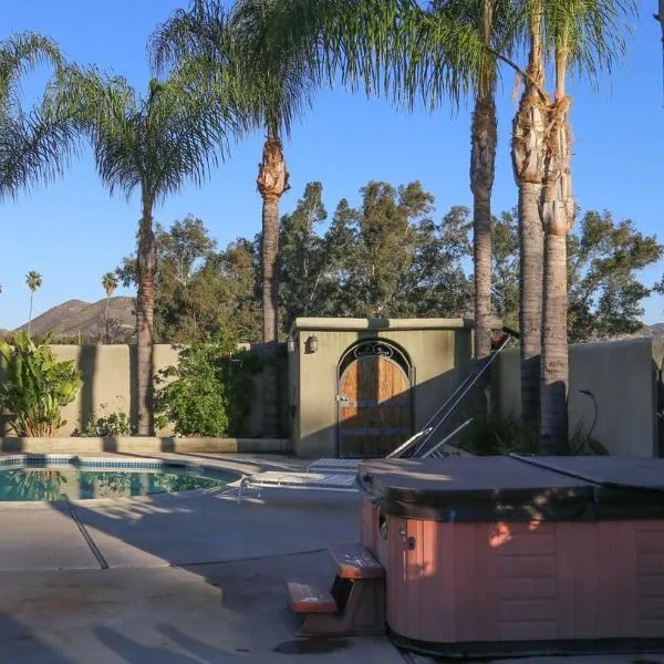 La Casita Poolside Retreat, hotel v destinaci Lake Elsinore