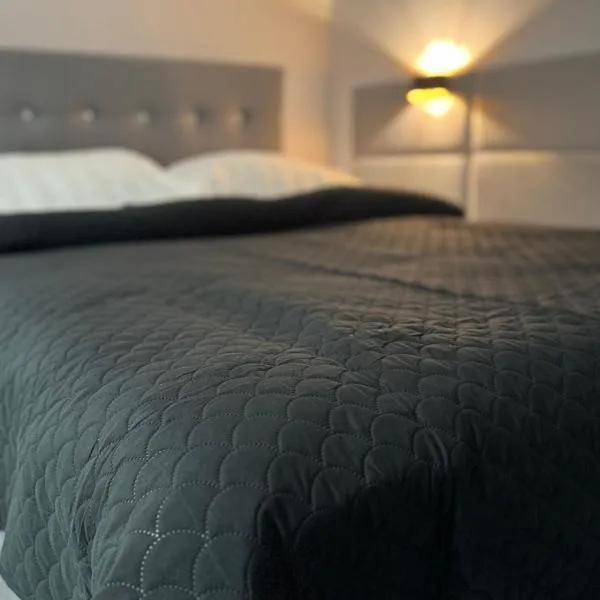 NEW -Sweet Dreams -Na uboczu Centrum -PARKOWE WZGÓRZE -Garaż Podziemny-f VAT, hotel in Kielce