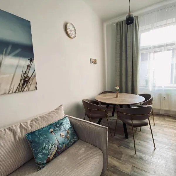 Moderní apartmán vedle divadla - Wi-Fi zdarma - #HomeVibes52, hotel v mestu Pardubice