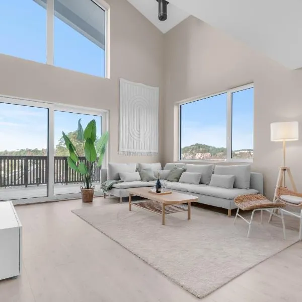 Sunset Bay Penthouse, hotel in Kristiansand