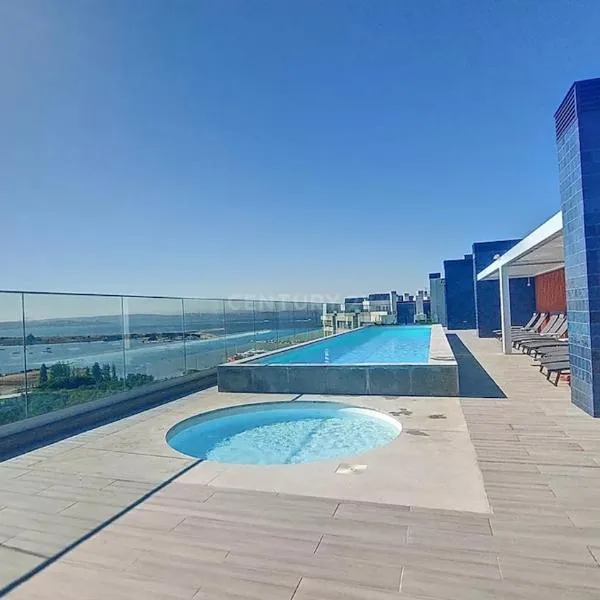 Luxury Refuge - Seixal Bay, hotel in Seixal