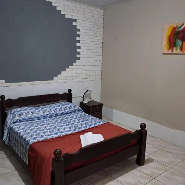 Espaço básico e funcional, com 2 ambientes, sem fogão, Zona Nobre, estacionamento coberto, hotel v destinaci Pelotas