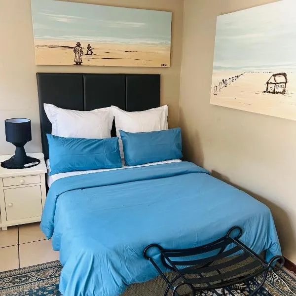 Cozy guest suite with private access, hotel v destinaci Roodepoort