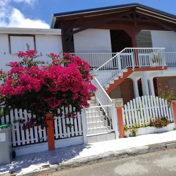 Villa fleurie, hotel in Anse-Bertrand