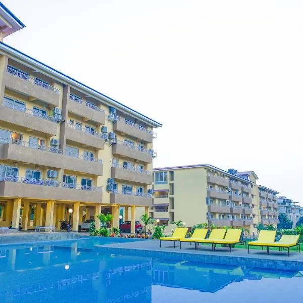 Alaya Stays 1 BHK with Balcony & Pool - Veera Marina, hotel em Goa
