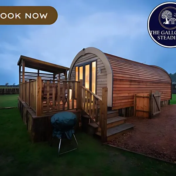 The Galloway Steading - The Herons Nest, secure garden and with Hot Tub and Fire Pit, hotel v destinaci Glenluce