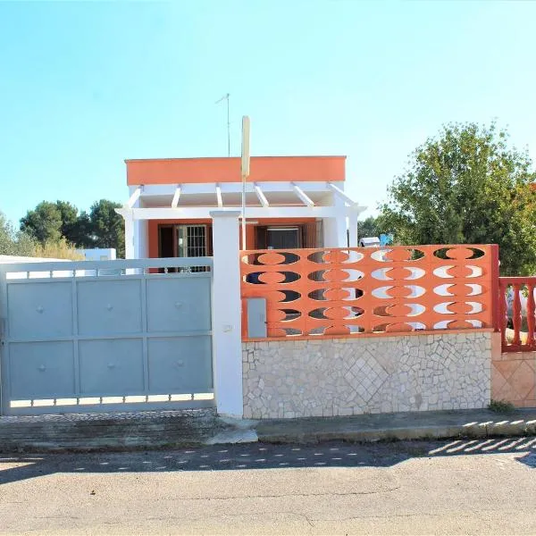 arnesano villetta di salentolimit, hotell i Torre Lapillo
