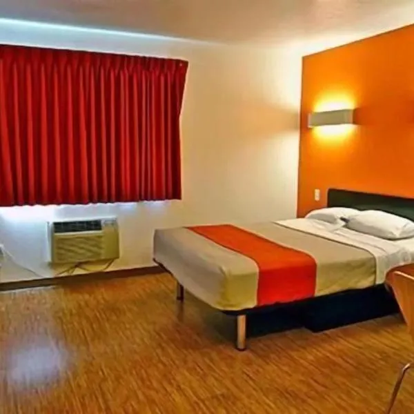 Motel 6-McKinney, TX - North, hotel in McKinney