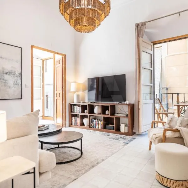 Spanish Architectural Gem Duplex - Center by REMS, hotelli Malagassa