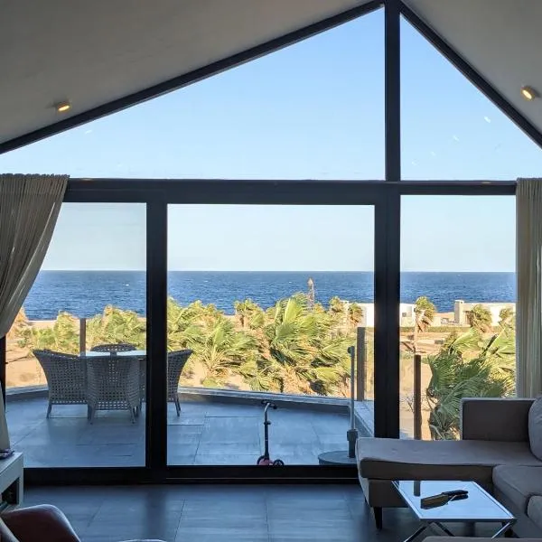 Sea & Golf Views 2BR Villa with Free Beach & Pool Access, ξενοδοχείο στη Χουργκάντα