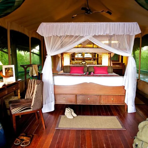 Samburu Intrepids Tented Camp โรงแรมในBuffalo Springs  National Reserve