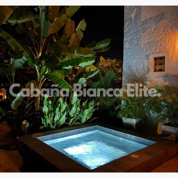 Cabaña Bianca Elite con jacuzzi privado!, hotel v destinaci Melgar