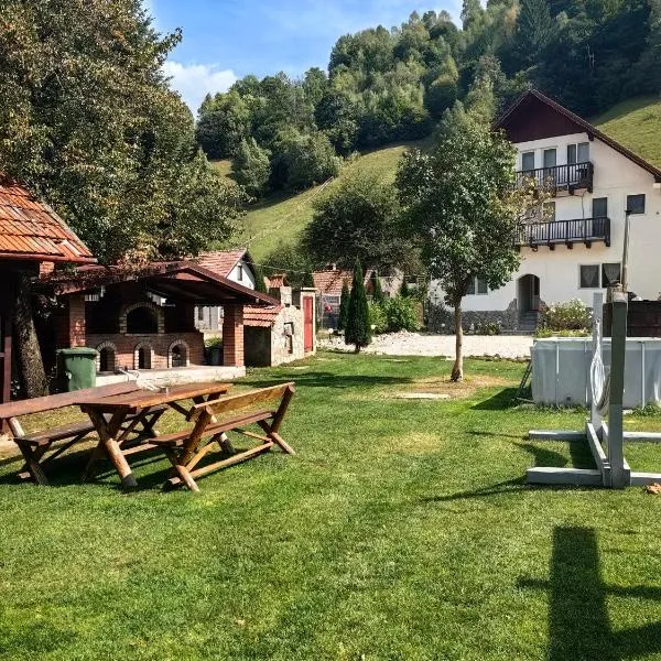 Voinescu House - Natural Living & Eating, hotel v destinaci Şimon