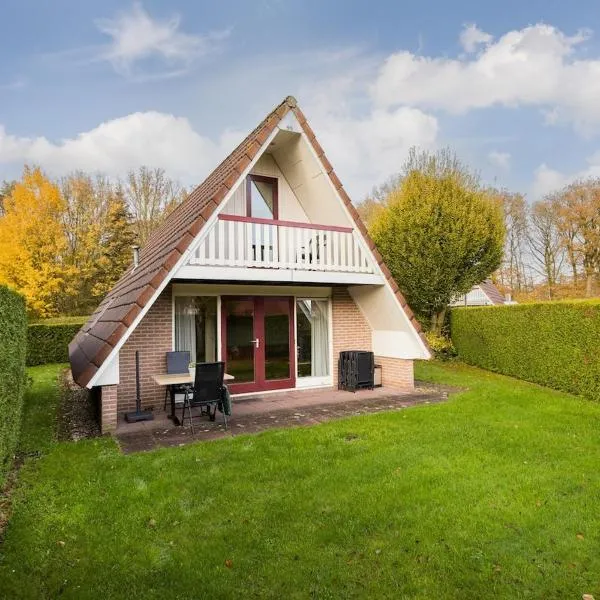 Gekraagde Roodstaart I Bungalow met Fijne Groene Tuin, hotel en Zwiggelte