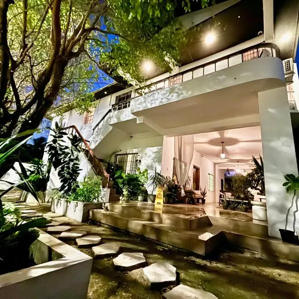 Stylish Apartments near Best Western Hotel、ベリーズシティのホテル