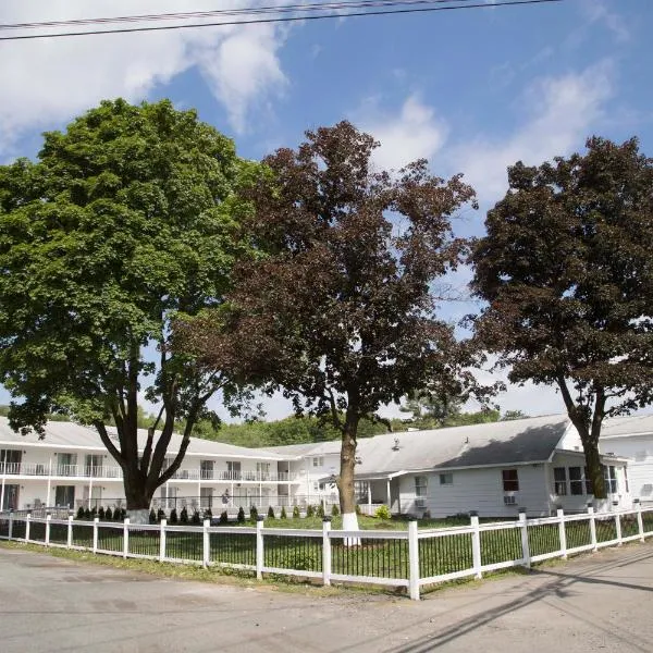Lake George Residence LLC, hotel v destinaci South Glens Falls