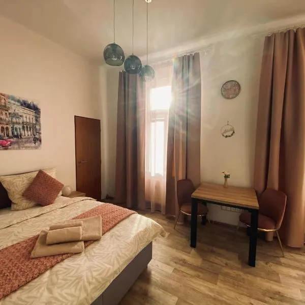 Kompletně vybavené studio u divadla - Wi-Fi zdarma, hotel v destinaci Pardubice