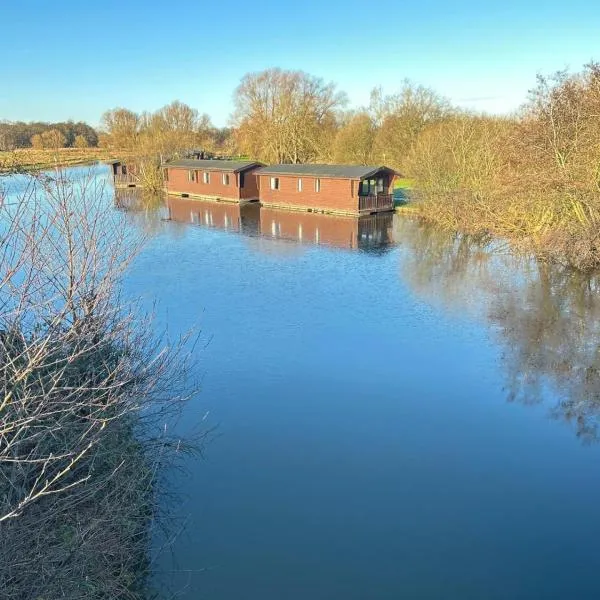 Ant River Lodge Houseboat, hotel in Stalham