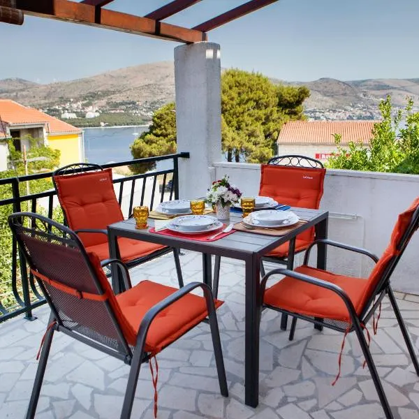 Apartments AstaLaVIsta, hótel í Donji Okrug