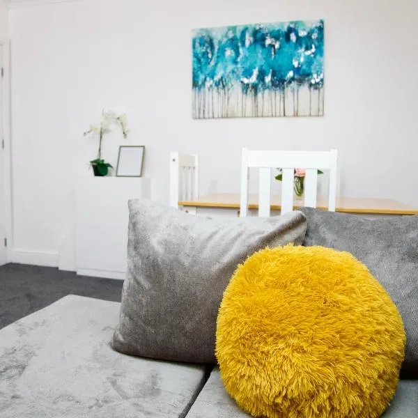2 Bedroom Ground Floor Flat in Dartford with Free Parking - 20 minutes to London – hotel w mieście Dartford