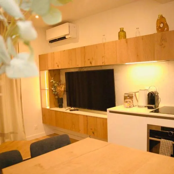 duplex 1, hotel in Les Lilas