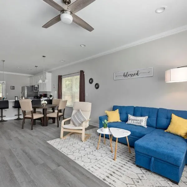 Cozy & Modern Home Close to Uptown & Airport, hotel i Charlotte