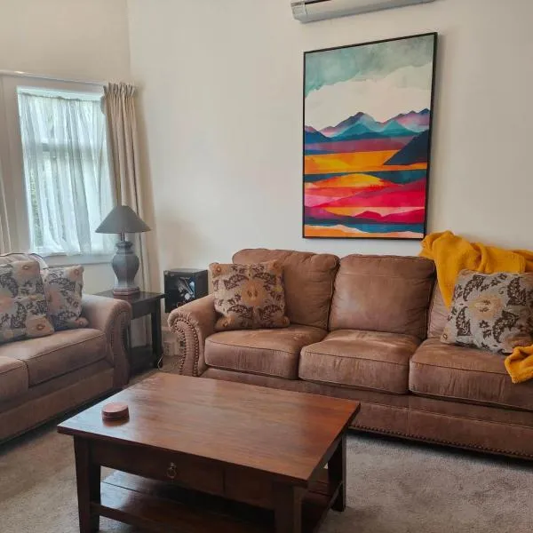 Beautiful villa near everything!, hotel in Christchurch