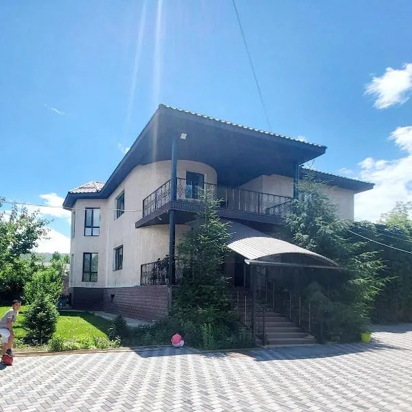 Almaty guest house, hotel v destinaci Almaty